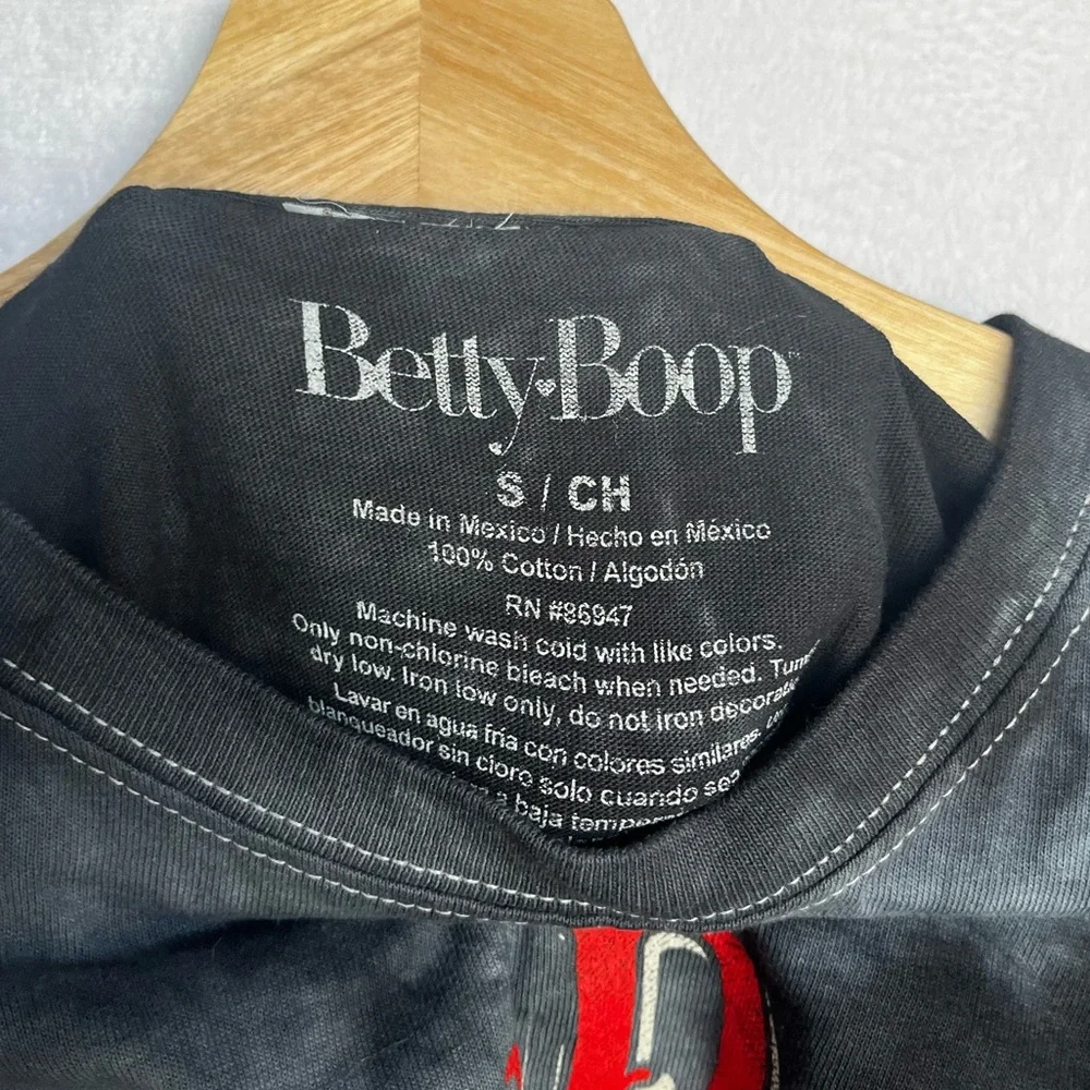 Betty Boop NWOT Graphic‎ Tee - Picture 3 of 3